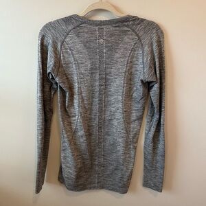 Lululemon Swiftly Tech Long Sleeve Crew: slate & white